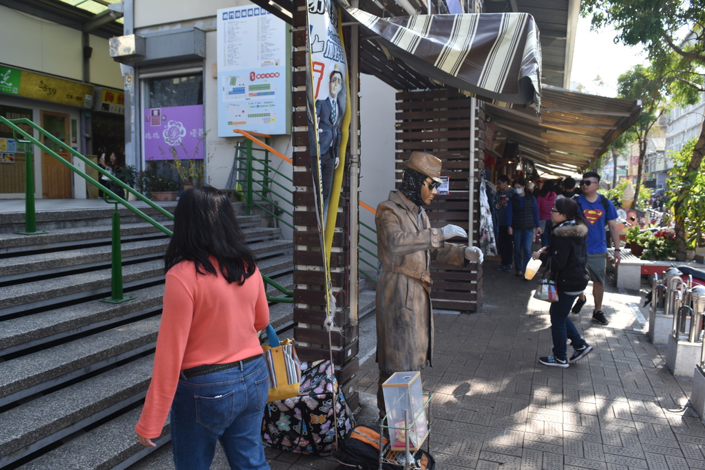 正興街市集/6公尺高巨型扭蛋機/莉莉冰果室/漁光島~走走晃晃超愜意